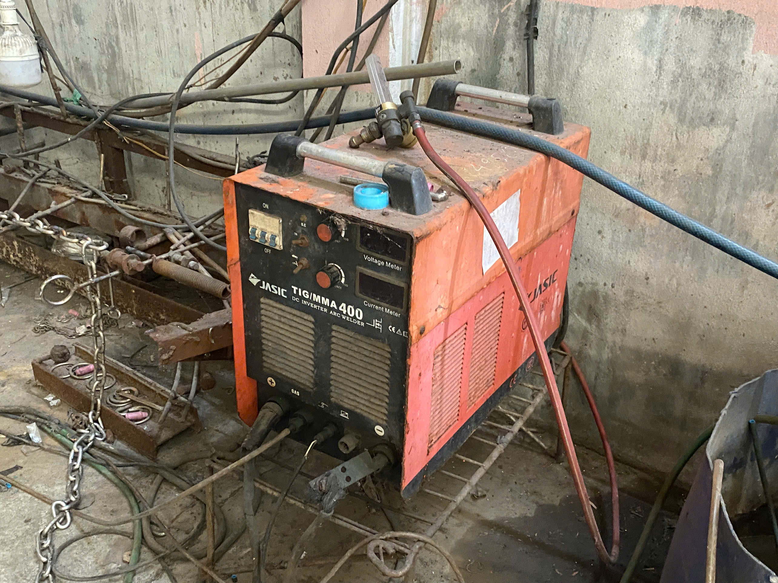 Welding machine 1.jpg